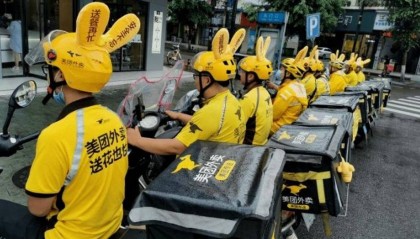 城市中年失业有多惨:除了送外卖,就是跑网约车