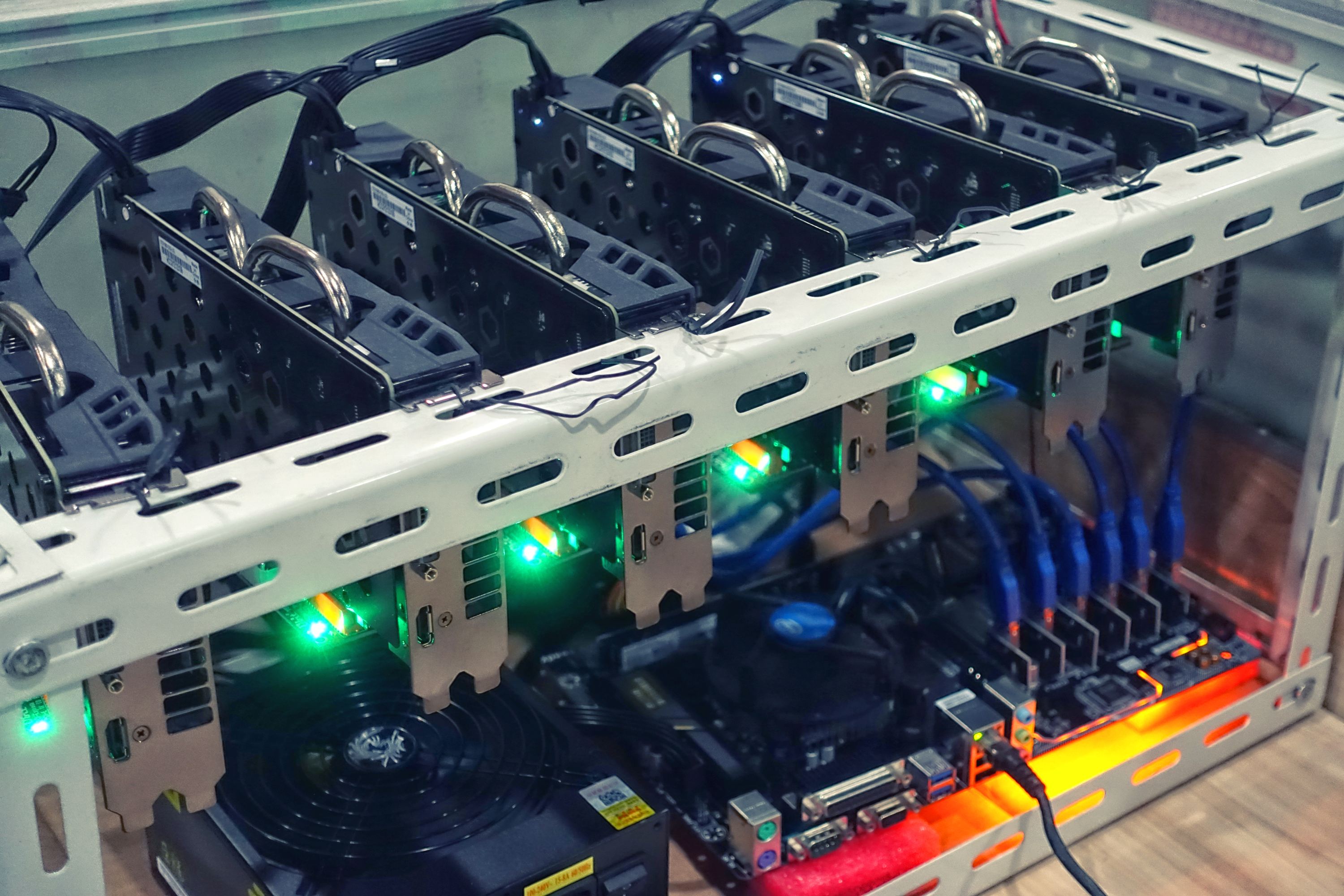 比特币挖矿机(比特币挖矿机图片) 比特币挖矿机(比特币挖矿机图片)